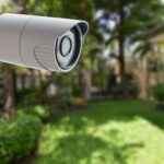 Une camera de surveillance exterieure