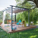 Une terrasse avec une pergola