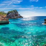 crique et mer en Espagne