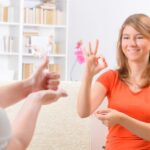 Apprendre la langue des signes